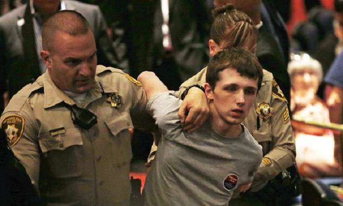 Mother of Briton accused of trying to shoot Trump  makes appeal to Obama